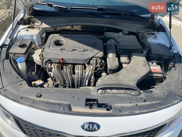 Белый Киа Оптима, объемом двигателя 2.4 л и пробегом 120 тыс. км за 9500 $, фото 13 на Automoto.ua