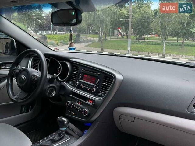 Білий Кіа Оптіма, об'ємом двигуна 2.4 л та пробігом 142 тис. км за 10800 $, фото 3 на Automoto.ua