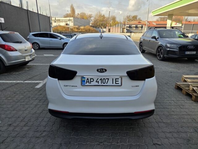 Білий Кіа Оптіма, об'ємом двигуна 2.4 л та пробігом 185 тис. км за 8400 $, фото 5 на Automoto.ua