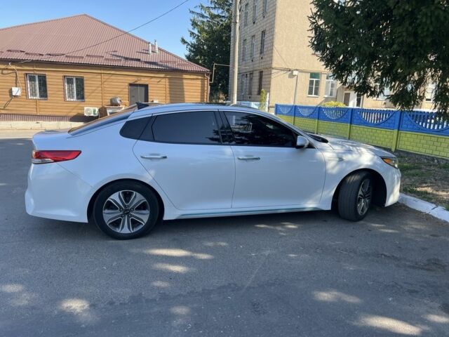 Білий Кіа Оптіма, об'ємом двигуна 2 л та пробігом 120 тис. км за 18000 $, фото 2 на Automoto.ua