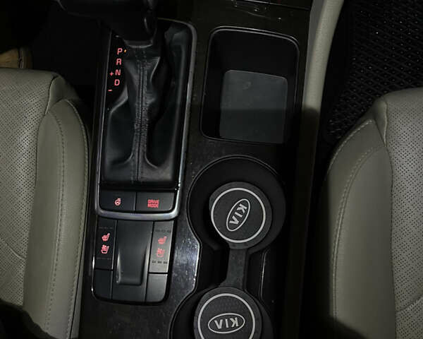 Білий Кіа Оптіма, об'ємом двигуна 2.4 л та пробігом 144 тис. км за 11500 $, фото 10 на Automoto.ua