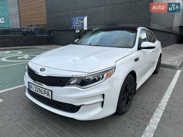 Киа Оптима 2016 в Киеве на Automoto.ua Белый Киа Оптима, объемом двигателя 2.4 л и пробегом 100 тыс. км за 11400 $, фото 5 на Automoto.ua