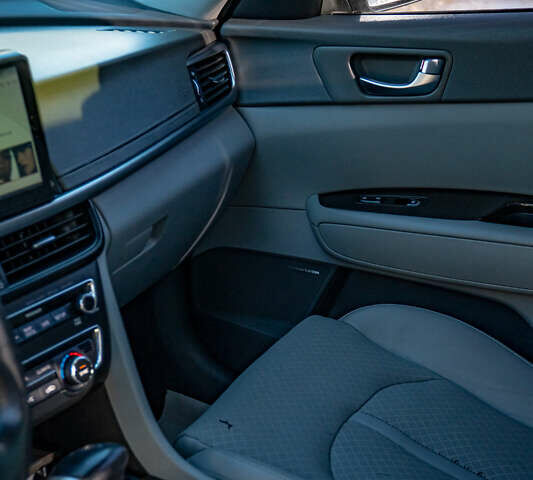 Белый Киа Оптима, объемом двигателя 2.4 л и пробегом 160 тыс. км за 13000 $, фото 24 на Automoto.ua