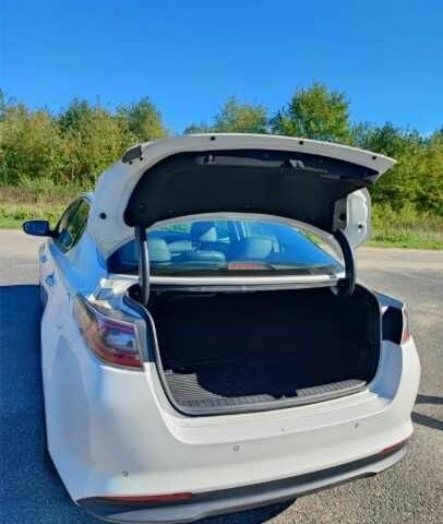 Белый Киа Оптима, объемом двигателя 2 л и пробегом 118 тыс. км за 9100 $, фото 5 на Automoto.ua