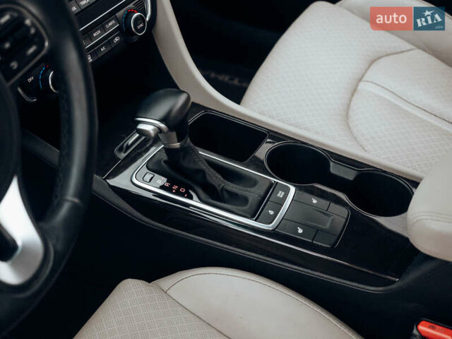 Белый Киа Оптима, объемом двигателя 2.4 л и пробегом 106 тыс. км за 9500 $, фото 12 на Automoto.ua