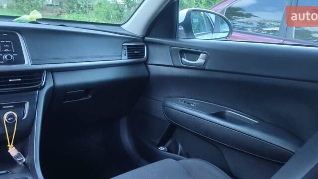 Белый Киа Оптима, объемом двигателя 2.4 л и пробегом 150 тыс. км за 12300 $, фото 22 на Automoto.ua