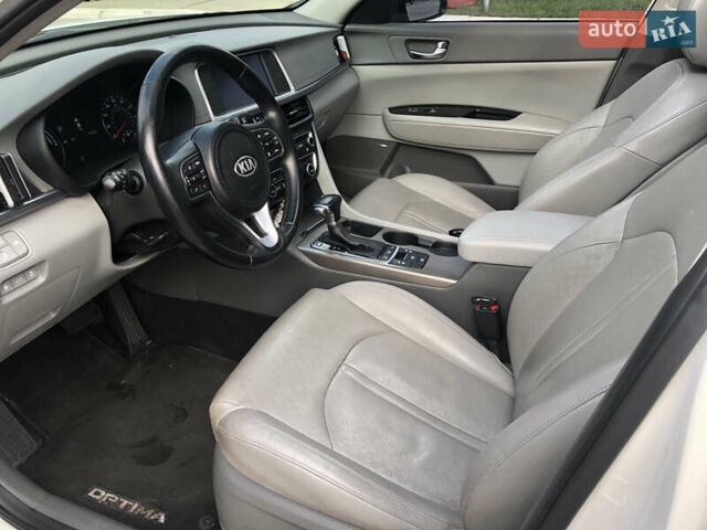 Белый Киа Оптима, объемом двигателя 2 л и пробегом 130 тыс. км за 16500 $, фото 17 на Automoto.ua