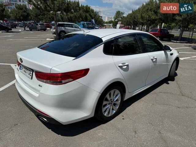 Белый Киа Оптима, объемом двигателя 2.4 л и пробегом 112 тыс. км за 12300 $, фото 2 на Automoto.ua