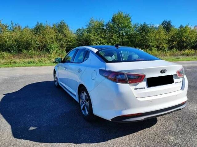 Белый Киа Оптима, объемом двигателя 2 л и пробегом 118 тыс. км за 9100 $, фото 3 на Automoto.ua