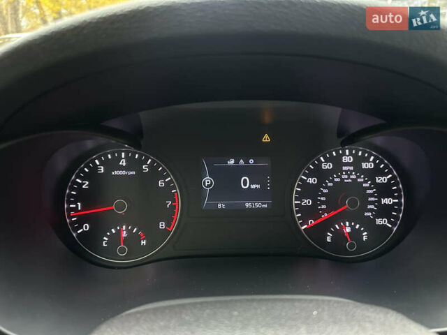 Білий Кіа Оптіма, об'ємом двигуна 2.36 л та пробігом 153 тис. км за 9500 $, фото 33 на Automoto.ua