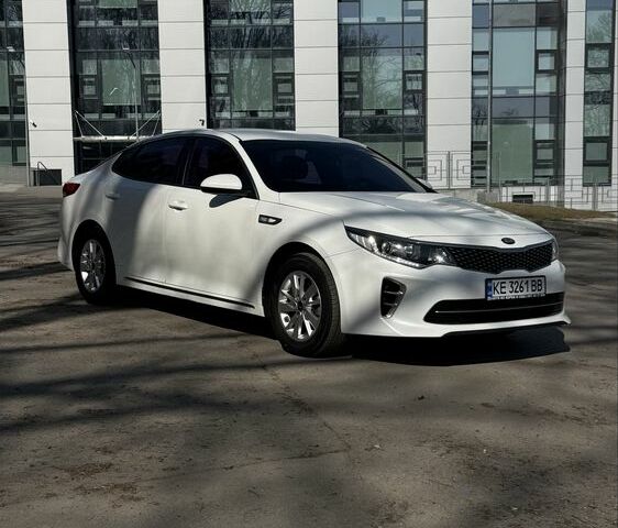 Белый Киа Оптима, объемом двигателя 2 л и пробегом 186 тыс. км за 12499 $, фото 4 на Automoto.ua