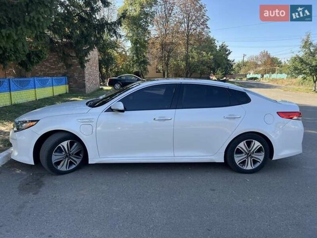 Білий Кіа Оптіма, об'ємом двигуна 2 л та пробігом 120 тис. км за 18000 $, фото 4 на Automoto.ua