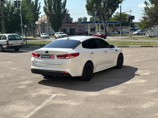 Белый Киа Оптима, объемом двигателя 2.4 л и пробегом 191 тыс. км за 12790 $, фото 4 на Automoto.ua
