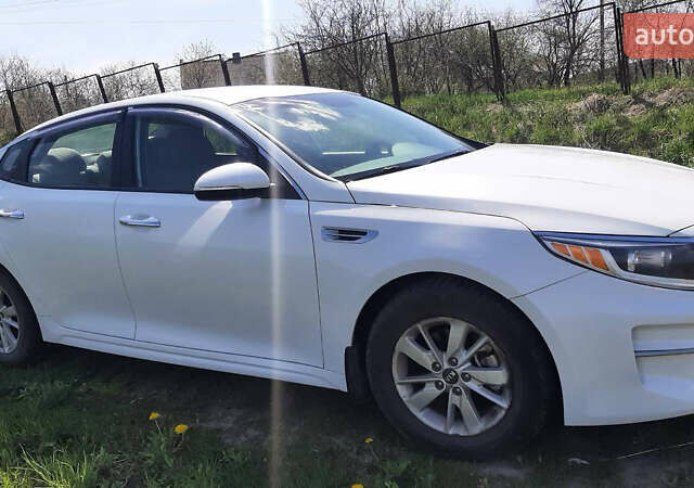 Белый Киа Оптима, объемом двигателя 2.36 л и пробегом 140 тыс. км за 11300 $, фото 10 на Automoto.ua