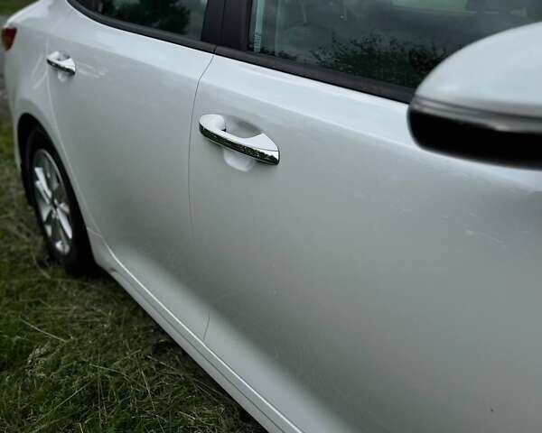 Белый Киа Оптима, объемом двигателя 2.36 л и пробегом 198 тыс. км за 9200 $, фото 6 на Automoto.ua