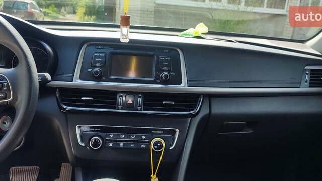 Белый Киа Оптима, объемом двигателя 2.4 л и пробегом 150 тыс. км за 12300 $, фото 3 на Automoto.ua