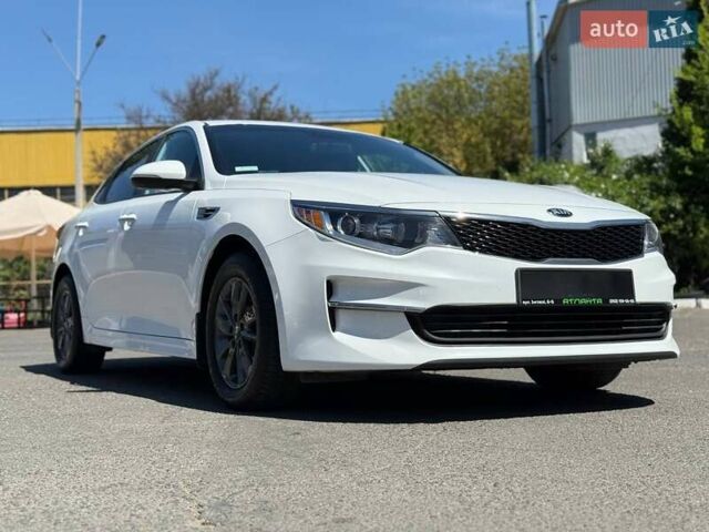 Белый Киа Оптима, объемом двигателя 2.4 л и пробегом 98 тыс. км за 9900 $, фото 7 на Automoto.ua