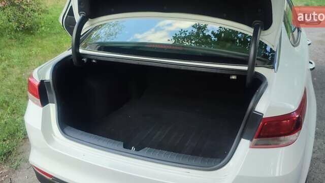 Белый Киа Оптима, объемом двигателя 2.4 л и пробегом 150 тыс. км за 12300 $, фото 17 на Automoto.ua