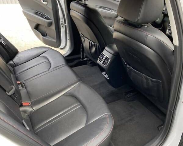 Белый Киа Оптима, объемом двигателя 2 л и пробегом 100 тыс. км за 10200 $, фото 6 на Automoto.ua