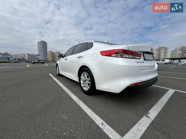 Білий Кіа Оптіма, об'ємом двигуна 2.4 л та пробігом 124 тис. км за 12100 $, фото 4 на Automoto.ua