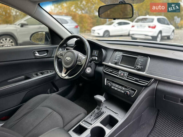 Білий Кіа Оптіма, об'ємом двигуна 2.36 л та пробігом 153 тис. км за 9500 $, фото 39 на Automoto.ua