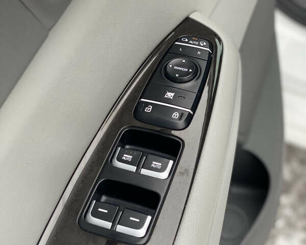 Білий Кіа Оптіма, об'ємом двигуна 2.4 л та пробігом 160 тис. км за 13000 $, фото 28 на Automoto.ua