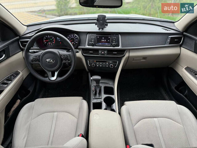 Білий Кіа Оптіма, об'ємом двигуна 2.36 л та пробігом 86 тис. км за 11900 $, фото 7 на Automoto.ua