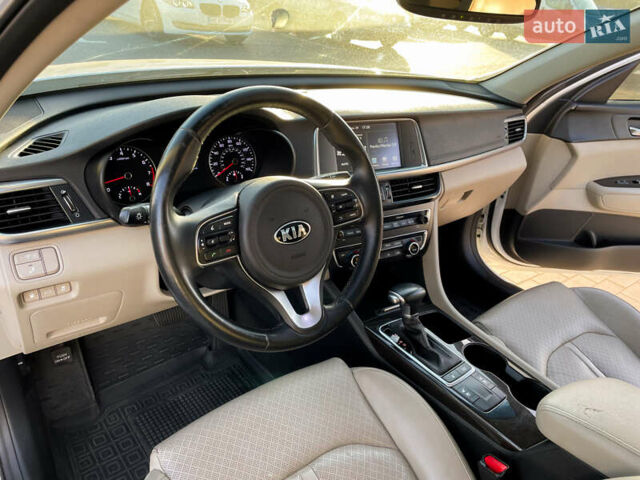 Білий Кіа Оптіма, об'ємом двигуна 2.36 л та пробігом 129 тис. км за 12550 $, фото 31 на Automoto.ua