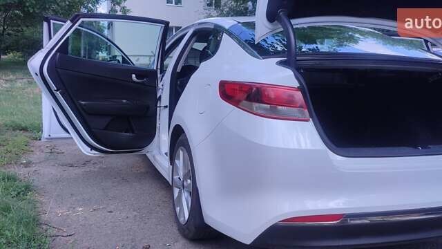 Белый Киа Оптима, объемом двигателя 2.4 л и пробегом 150 тыс. км за 12300 $, фото 25 на Automoto.ua