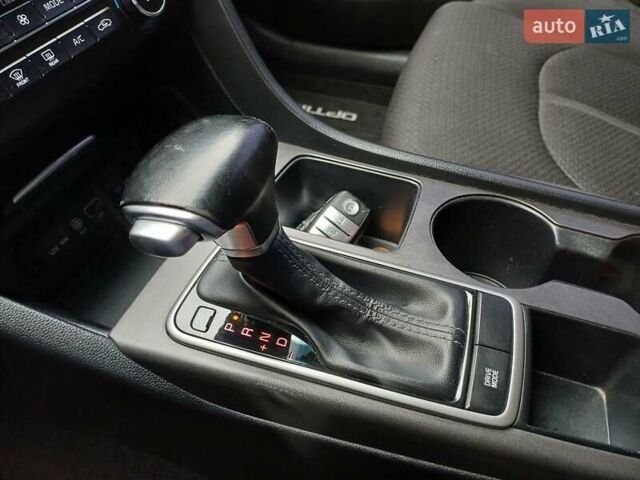 Киа Оптима 2016 в Черноморске (Ильичевске) на Automoto.ua Белый Киа Оптима, объемом двигателя 2 л и пробегом 140 тыс. км за 13000 $, фото 20 на Automoto.ua