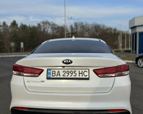 Белый Киа Оптима, объемом двигателя 2.36 л и пробегом 130 тыс. км за 10200 $, фото 5 на Automoto.ua