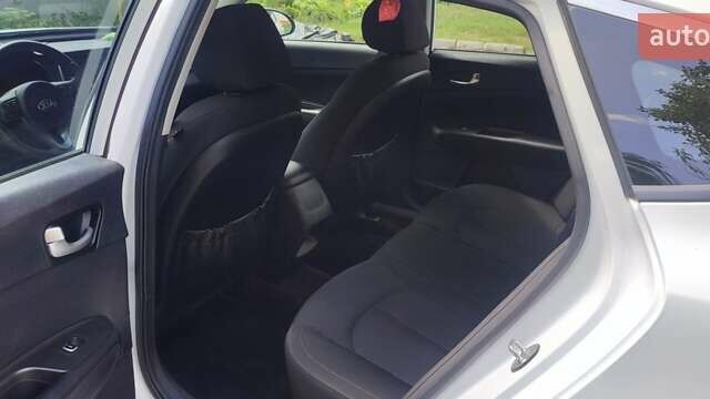 Белый Киа Оптима, объемом двигателя 2.4 л и пробегом 150 тыс. км за 12300 $, фото 1 на Automoto.ua