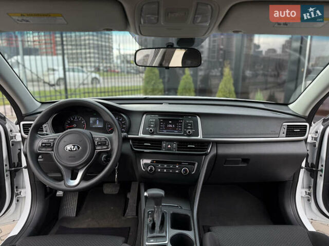 Белый Киа Оптима, объемом двигателя 2.36 л и пробегом 100 тыс. км за 9900 $, фото 17 на Automoto.ua