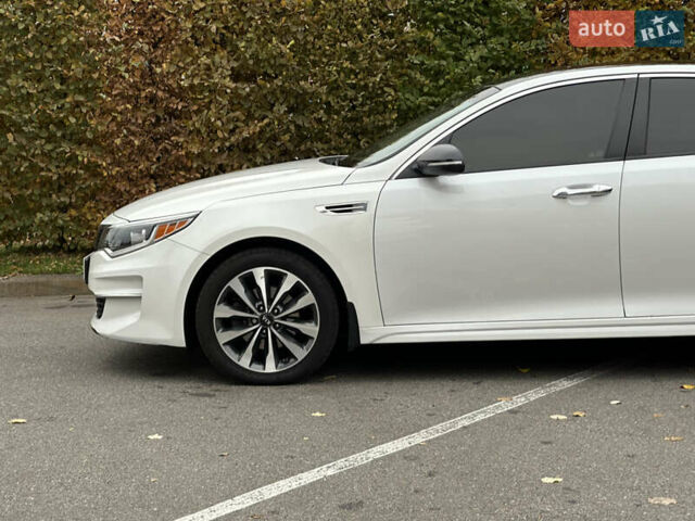 Білий Кіа Оптіма, об'ємом двигуна 2.36 л та пробігом 153 тис. км за 9500 $, фото 11 на Automoto.ua