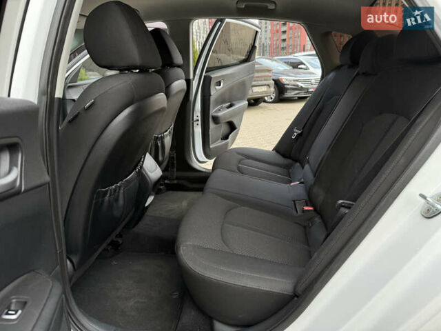 Белый Киа Оптима, объемом двигателя 2.36 л и пробегом 100 тыс. км за 9900 $, фото 15 на Automoto.ua