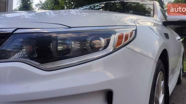 Белый Киа Оптима, объемом двигателя 2.4 л и пробегом 150 тыс. км за 12300 $, фото 13 на Automoto.ua