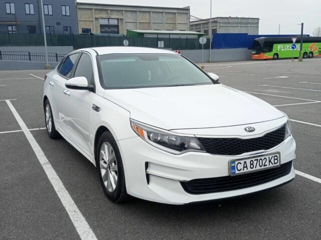 Білий Кіа Оптіма, об'ємом двигуна 2.4 л та пробігом 165 тис. км за 10000 $, фото 1 на Automoto.ua