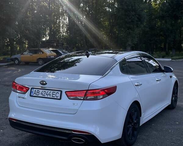 Білий Кіа Оптіма, об'ємом двигуна 2.36 л та пробігом 211 тис. км за 11450 $, фото 5 на Automoto.ua