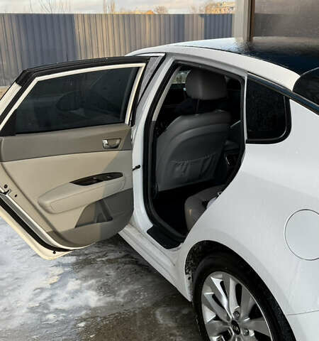 Белый Киа Оптима, объемом двигателя 2.36 л и пробегом 96 тыс. км за 11500 $, фото 9 на Automoto.ua