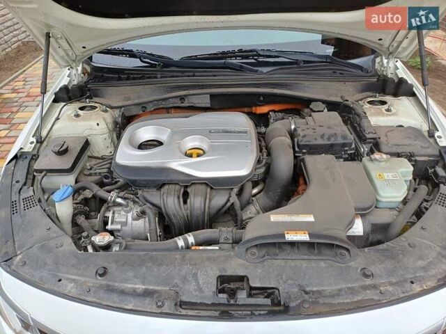 Киа Оптима 2016 в Черноморске (Ильичевске) на Automoto.ua Белый Киа Оптима, объемом двигателя 2 л и пробегом 140 тыс. км за 13000 $, фото 9 на Automoto.ua