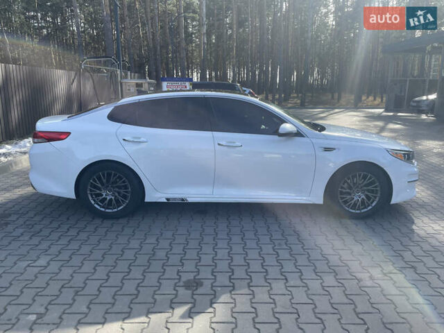 Білий Кіа Оптіма, об'ємом двигуна 2.4 л та пробігом 144 тис. км за 12900 $, фото 6 на Automoto.ua