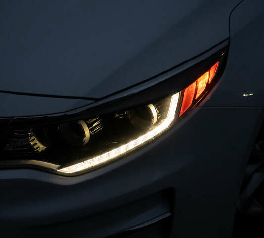 Белый Киа Оптима, объемом двигателя 2.4 л и пробегом 160 тыс. км за 13000 $, фото 13 на Automoto.ua