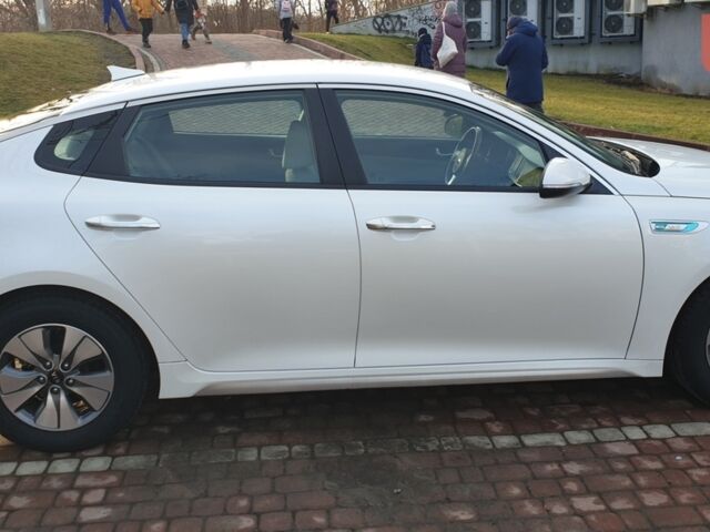Белый Киа Оптима, объемом двигателя 2 л и пробегом 65 тыс. км за 17000 $, фото 6 на Automoto.ua