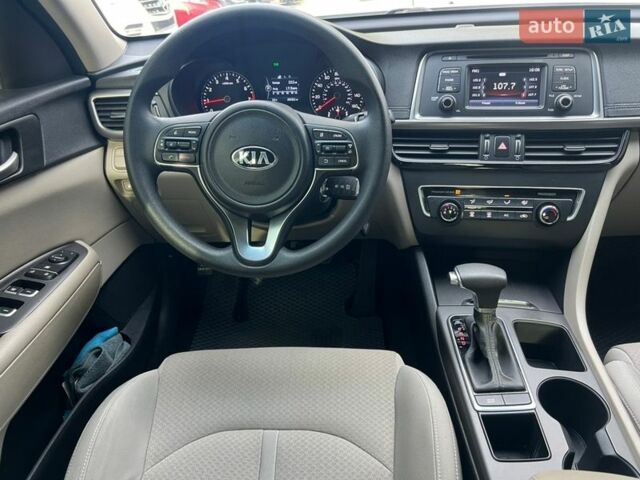 Білий Кіа Оптіма, об'ємом двигуна 2.36 л та пробігом 49 тис. км за 9999 $, фото 13 на Automoto.ua