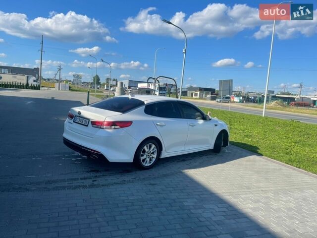 Білий Кіа Оптіма, об'ємом двигуна 2.4 л та пробігом 200 тис. км за 8900 $, фото 1 на Automoto.ua