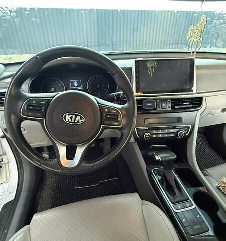 Белый Киа Оптима, объемом двигателя 2.36 л и пробегом 96 тыс. км за 11500 $, фото 13 на Automoto.ua
