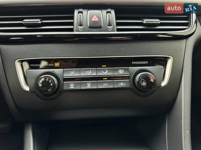 Білий Кіа Оптіма, об'ємом двигуна 2.36 л та пробігом 153 тис. км за 9500 $, фото 34 на Automoto.ua