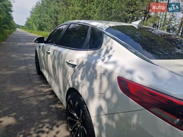 Белый Киа Оптима, объемом двигателя 2.4 л и пробегом 140 тыс. км за 12550 $, фото 17 на Automoto.ua