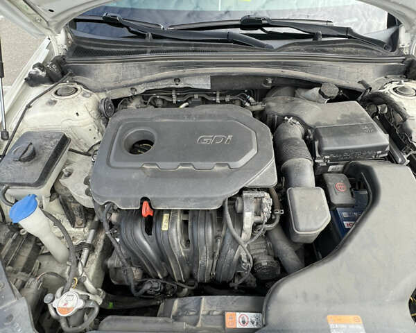 Білий Кіа Оптіма, об'ємом двигуна 2.4 л та пробігом 124 тис. км за 12100 $, фото 16 на Automoto.ua