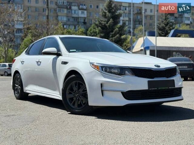 Белый Киа Оптима, объемом двигателя 2.4 л и пробегом 98 тыс. км за 9900 $, фото 6 на Automoto.ua
